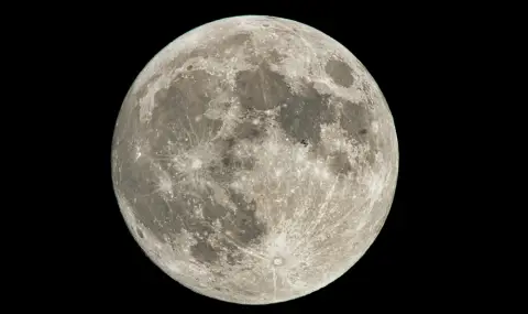 Гигалуна: Фотограф публикува най-детайлната снимка на Луната с рекордна резолюция - 1