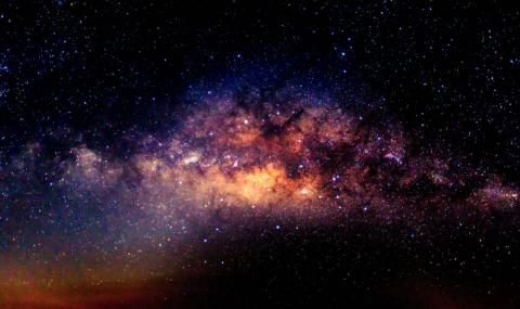 Астрономи засякоха импулси от далечна галактика - 1