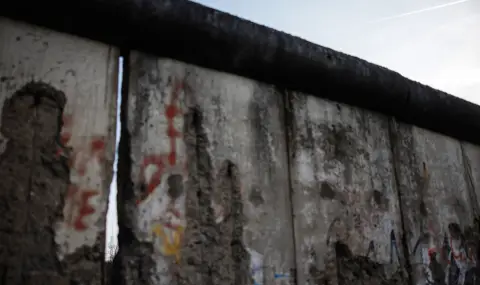 From symbol of dictatorship to tourist attraction: Where are parts of the Berlin Wall located today?  - 1