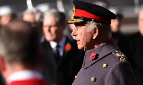 Крал Чарлз Трети оглави церемонията в памет на загиналите войници в Лондон - 1