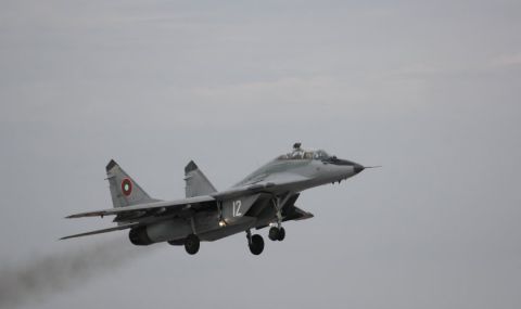 Подновиха търсенето на черната кутия от падналия МиГ-29 - 1