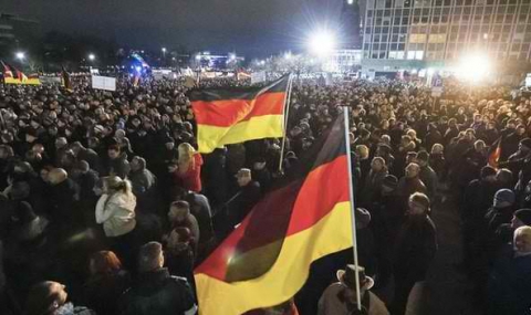 Хиляди германци излязоха на анти-ислямски протест в Дрезден - 1