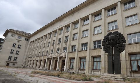Трансформация: Телефонната палата в София ще се превърне в хотел  - 1