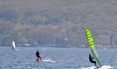 Луди сърфисти откриха сезона във Варна (СНИМКИ) - 1