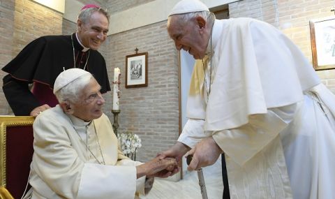 Бившият папа Бенедикт Шестнайсети е на смъртно легло - 1