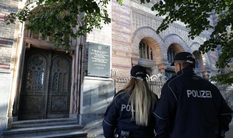 Ужасяващо нападение пред синагога в Хамбург - 1