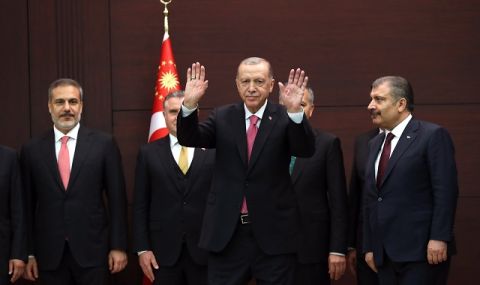 Турският президент Реджеп Ердоган започва третия си мандат с обновен министерски съвет - 1