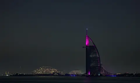 Dubai Hotels Issue Directive: No Guests to Be Evicted - 1