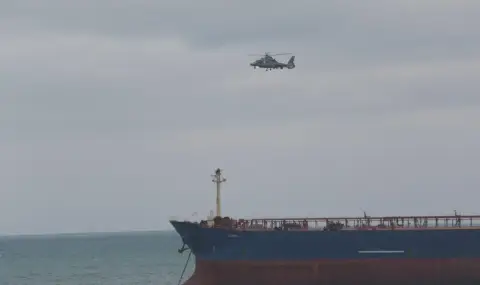 Танкерът „Кайрос“ - пети ден блокиран край Ахтопол