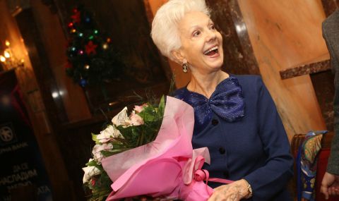 Несравнимата Райна Кабаиванска навърши 86 години - 1