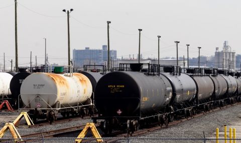 Запасите от нефт на САЩ се топят - 1