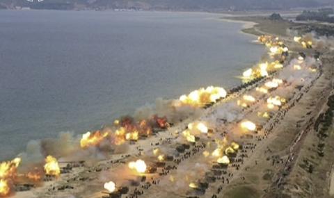 Северна Корея подготвя мащабно военно шоу (ВИДЕО) - 1