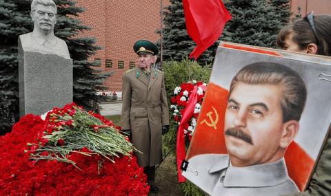 Правнукът на Сталин съди баща си за наследство в Русия - 1