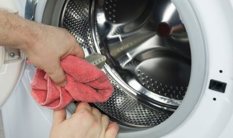 Лесен трик за безупречно почистване на пералнята с паста за зъби (ВИДЕО) - 1