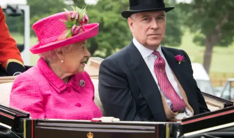 Само двама човека от кралското семейство все още подкрепят бившия принц Андрю - 1