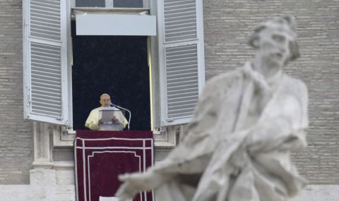 Папа Франциск кръсти 16 бебета в Сикстинската капела - 1