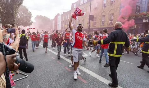 With 1.5 million participants, Arsenal's title parade is the most crowded event of its kind  - 1