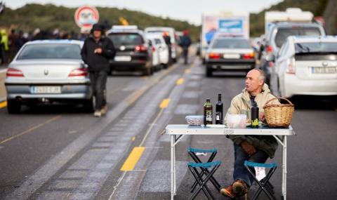 Блокираха магистрала между Франция и Испания - 1