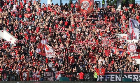 Трибуна Сектор Г с призив към "червената общност" за дербито с Левски - 1