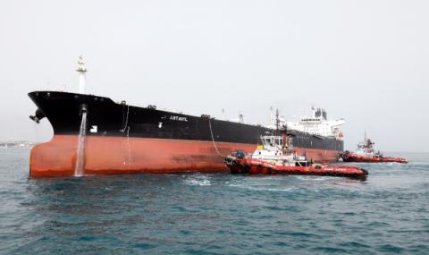 Ирански танкер доставя петрол на Китай под носа на САЩ - 1