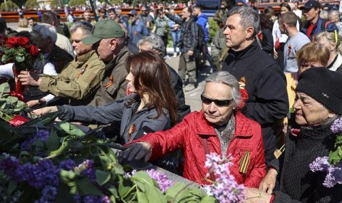 Проруските сепаратисти организираха шествие в Мариупол - 1