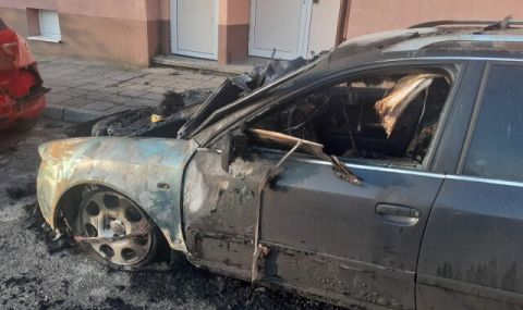 Отново опожариха автомобил на служител на ДАИ в Пазарджик - 1