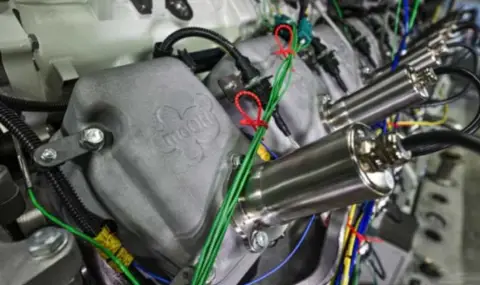 Rolls-Royce представи първия в света корабен двигател, задвижван от алкохол - 1