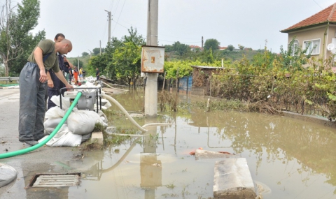 Областната управа във Враца и кметството в Мизия спорят кой е виновен за потопа - 1