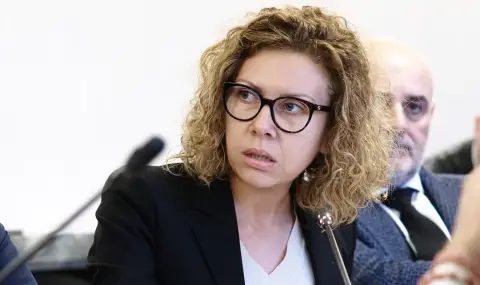 Кристина Петкова: Служебното правителство е кукла на конци на Борисов, Пеевски и Радев - 1