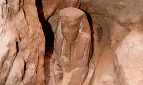 Археолози откриха древна статуя на сфинкс в Египет (СНИМКИ) - 1