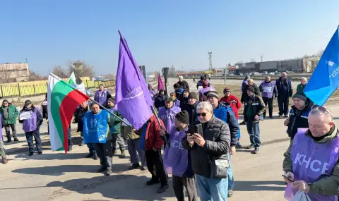 Трети ден продължават протестите на работниците и служителите на „Терем - Хан Крум“ в Търговище - 1