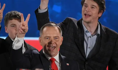 Опозиционерът националист Навроцки спечели президентските избори в Полша - 1