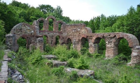 Десетки антични храмове у нас се рушат - 1