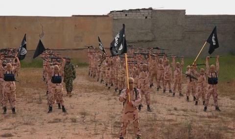 Ислямска държава  щурмува военна база - 1