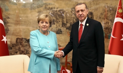 Разговорът между Меркел и Ердоган - кратък и хладен - 1