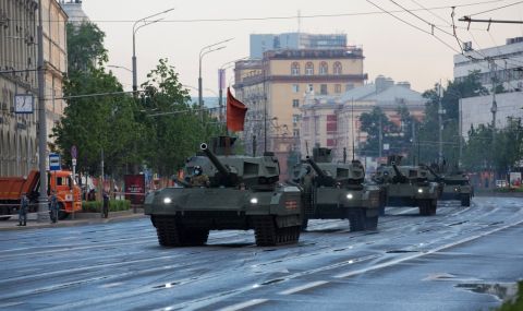 Защо Русия не използва в Украйна своите „непобедими“ танкове Т-14? - 1