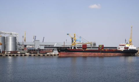 Към Варна: Втори кораб отплава от Одеса след края на зърнената сделка - 1