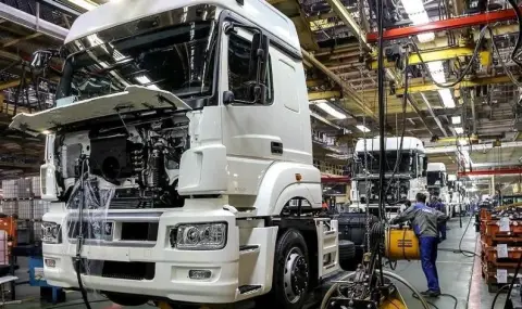 Последният западен автомобилен концерн напусна Русия - Daimler Truck - 1