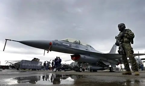 Ukraine frustrated with US over F-16 pilot training  - 1