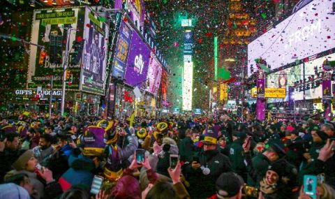 Ню Йорк се готви да посрещне Нова година - Декември 2021 - 1