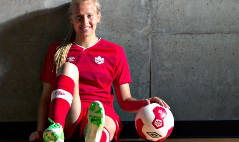 Kанадска футболистка стана първият трансджендър, участвал на Световно първенство - 1