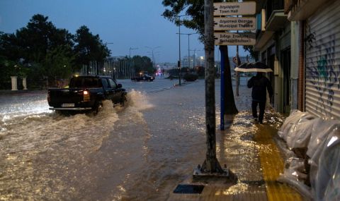 Критично лошо време застигна Централна Гърция - 1