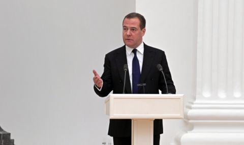 Медведев: Хибридната война срещу Русия ни приближава към Трета световна - 1
