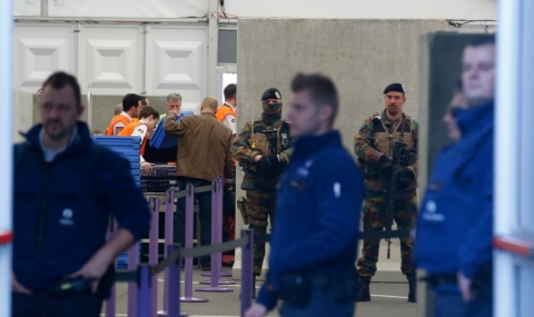 На летище „Гетуик“ арестуваха мъж по подозрения в тероризъм - 1