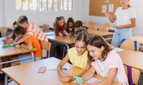 Без телефони в училище учениците стават по-социални и концентрирани - 1