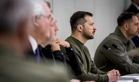 Зеленски в Хага: Всички щети, причинени от войната, да бъдат възстановени от Москва