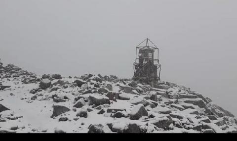 На връх Мусала заваля сняг - 1