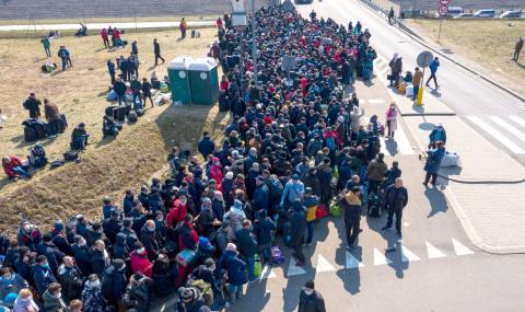 Полша затваря границите си за чужди работници - 1