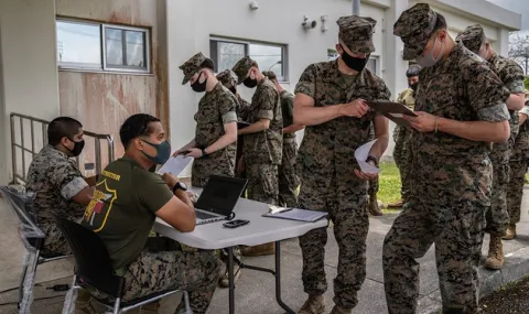 US investigates deaths of military personnel after vaccination - 1