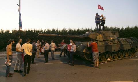 Паника в Анкара заради съмнения за нов преврат - 1